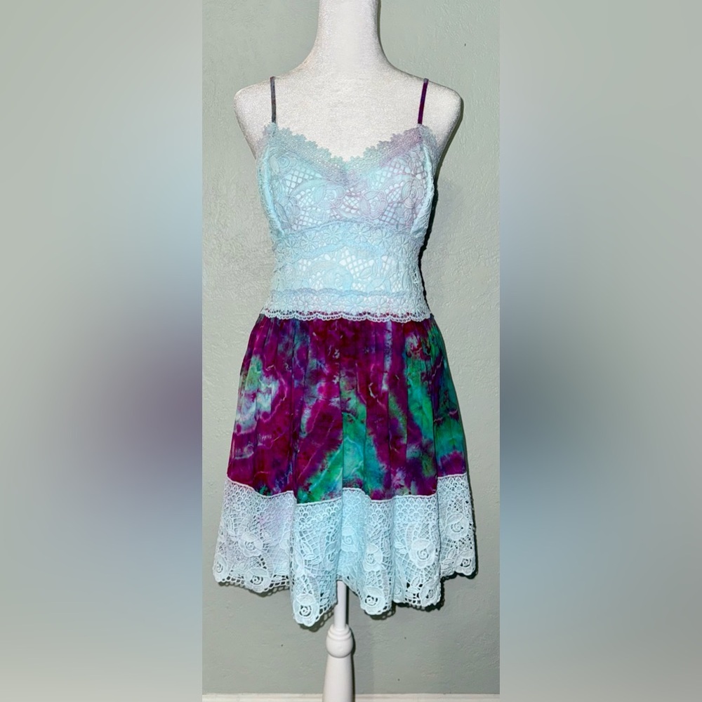 Rue21 BoHo Aqua Lace Bustier & Purple Tie-Dye  Mini Dress Size Medium